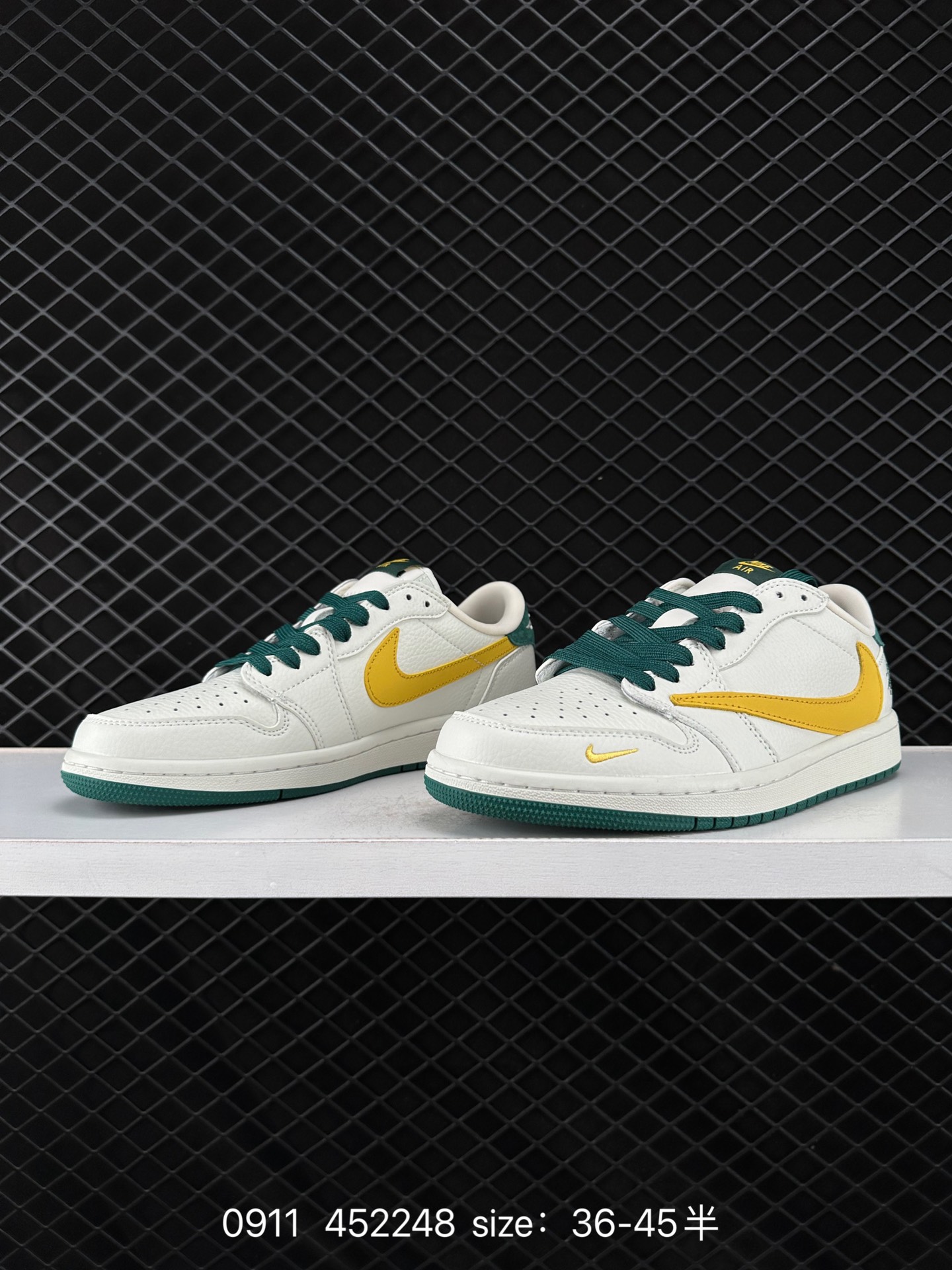 Travis Scott x Air Jordan 1 ” Reverse Mocha “